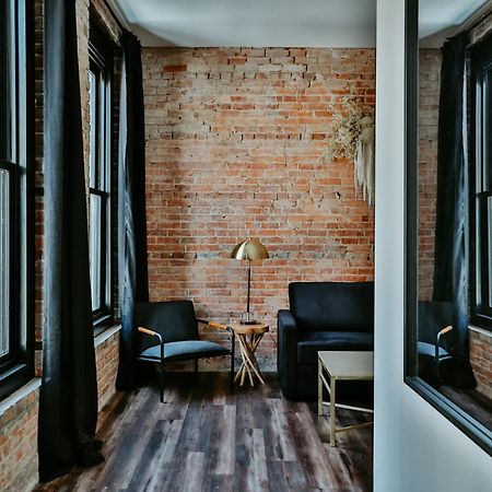 Urban Collective Boutique Hotel Edwardsville Exterior foto