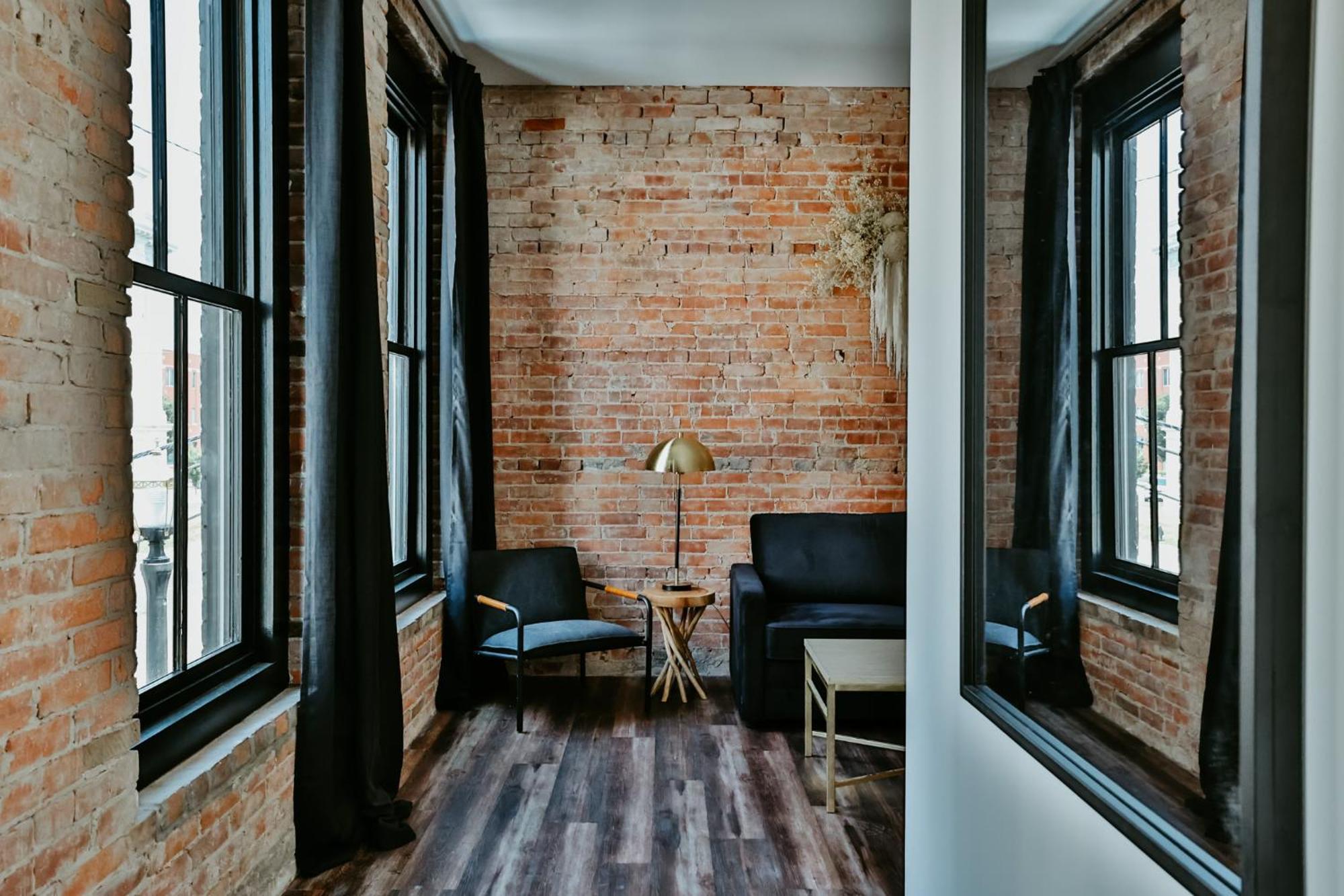 Urban Collective Boutique Hotel Edwardsville Exterior foto