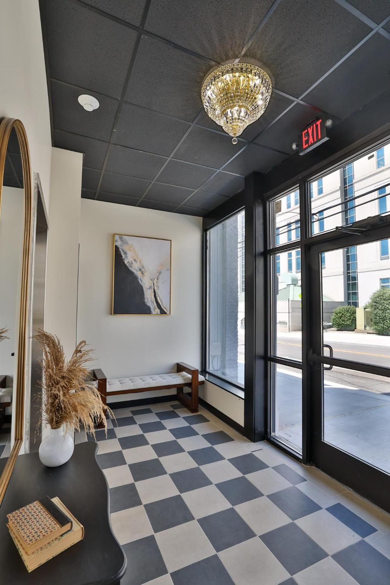 Urban Collective Boutique Hotel Edwardsville Exterior foto